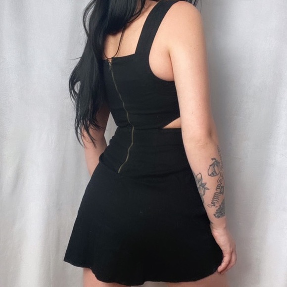 Urban Outfitters Dresses & Skirts - ECOTE BLACK LINEN CUT OUT ZIPPER BACK BLACK DRESS